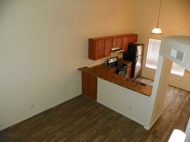Building Photo - 1 bedroom with loft - or 2nd bedroom - w/d...