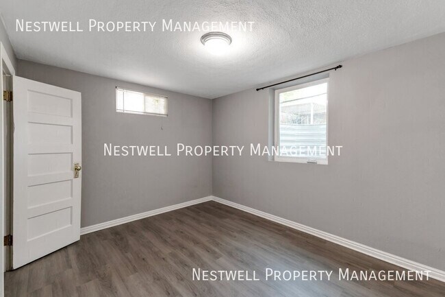 Building Photo - 1160 E 500 S