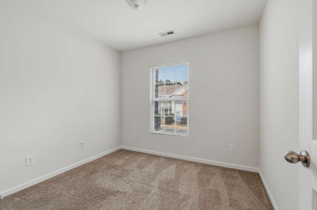 Building Photo - 3-Bed Townhouse in Leesville District
