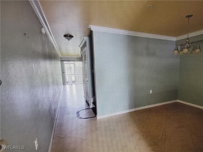 Building Photo - 9069 Gervais Cir