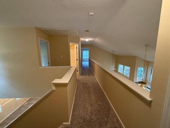 Building Photo - 211 Swansboro Dr