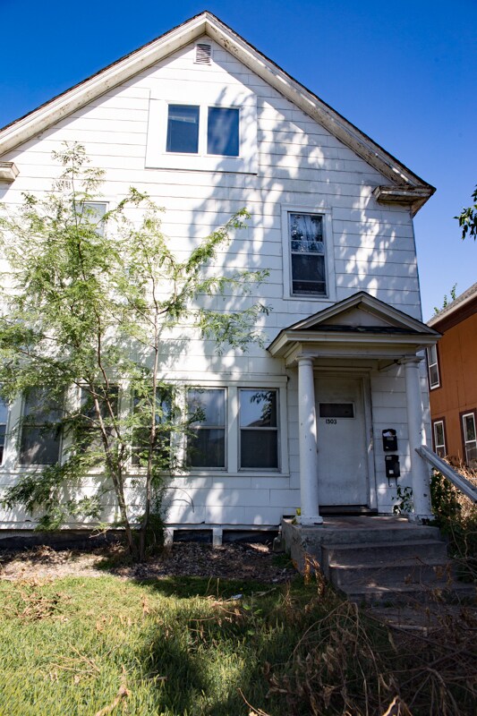 Building Photo - 1303 E Hennepin Ave