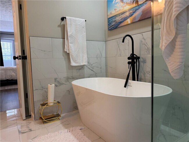 Building Photo - 934 Bay Ridge Dr