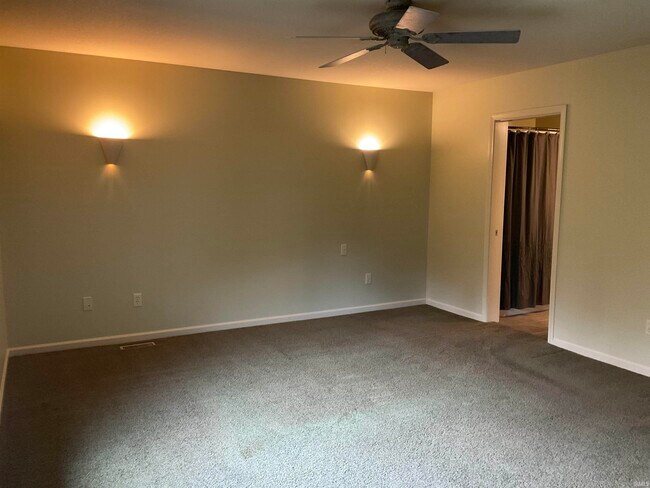 Building Photo - 4420 Manistee Dr