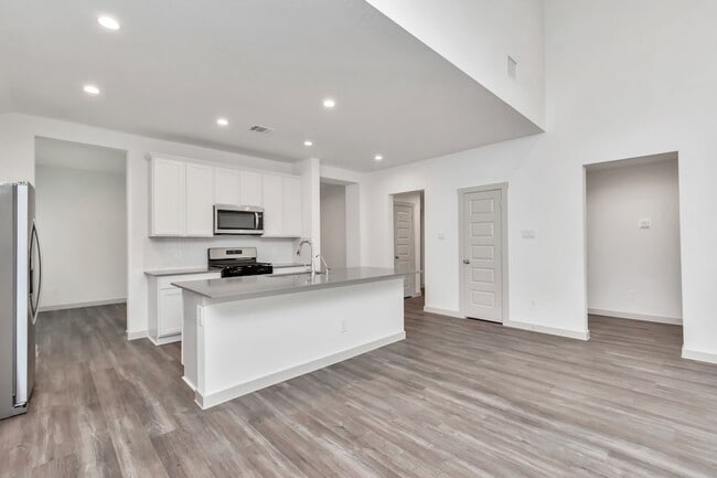 Building Photo - 1111 Pk Crst Dr