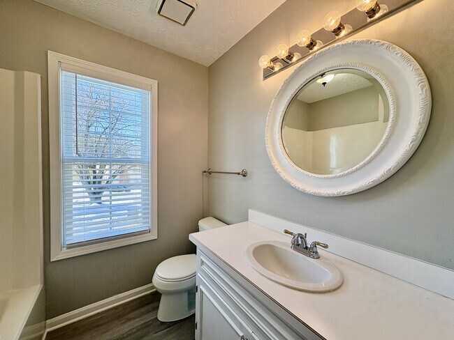 Building Photo - 1410 Ashbourne Dr