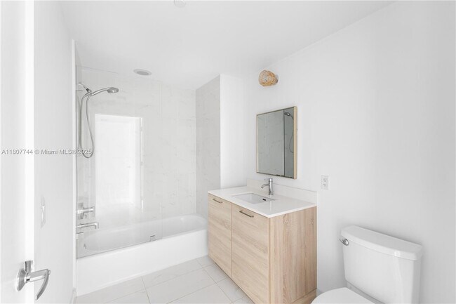 Building Photo - 16385 Biscayne Blvd