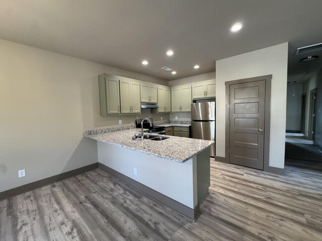 Building Photo - 50 Richardson St