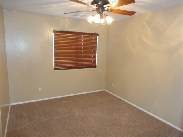Building Photo - 433 E Penny Ln