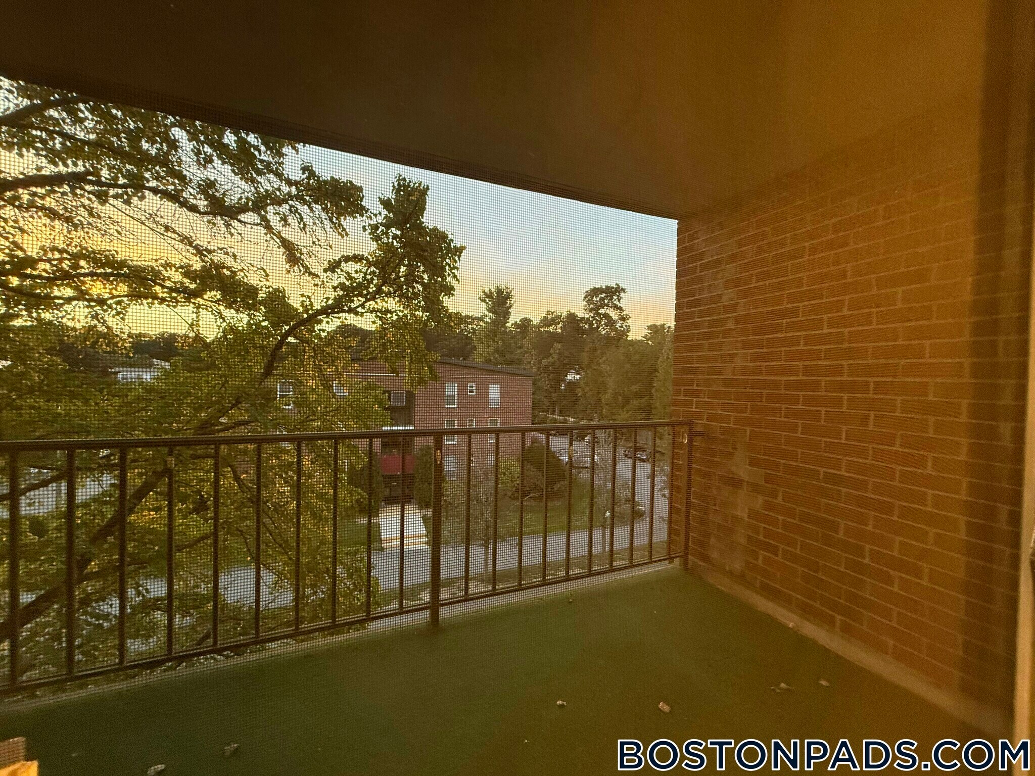 Building Photo - 50 Broadlawn Park