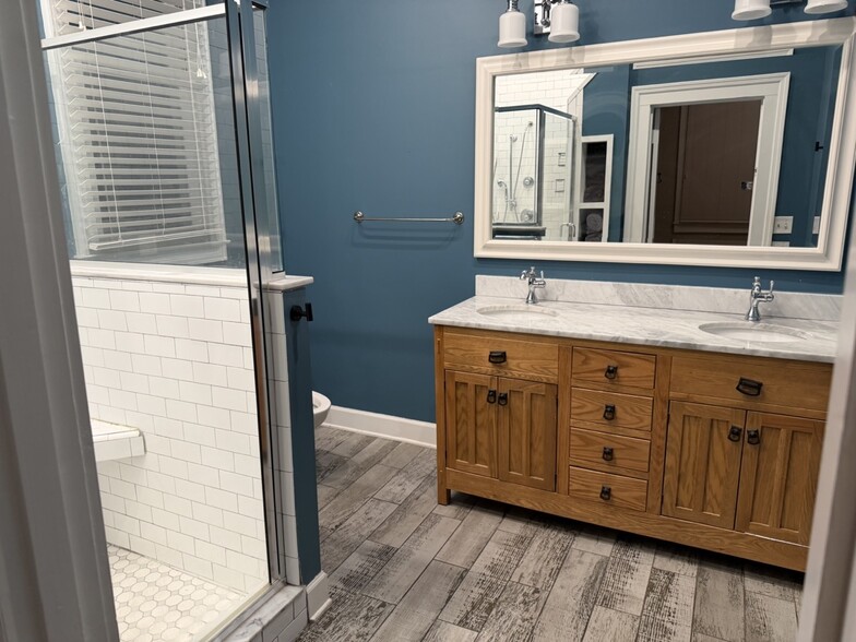 Private Bath (Primary Suite) - 619 3rd Ave