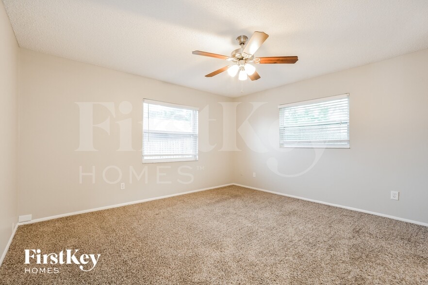 Building Photo - 7039 Pecan Ct