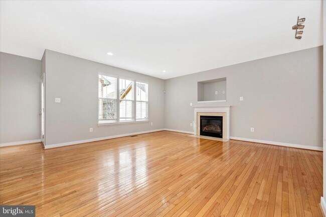 Building Photo - 3907 Braveheart Cir