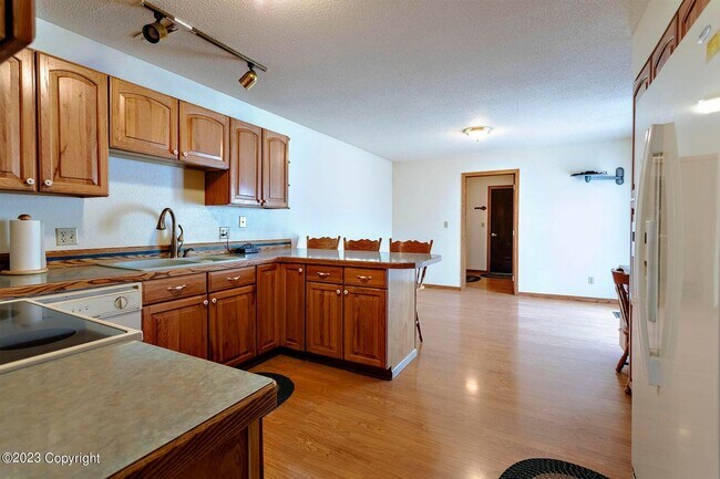 Building Photo - 909 Indian Hills Dr