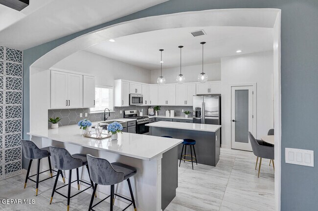 Building Photo - 10705 Troy Aikman Dr