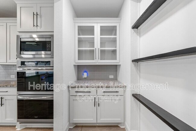 Building Photo - 221 Terramar