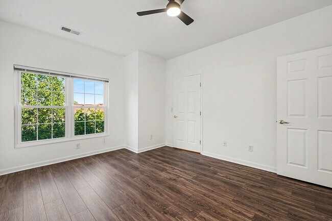 Building Photo - 961 Mistflower Ln