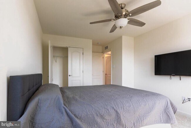 Building Photo - 9920 -B Sir Barton Wy