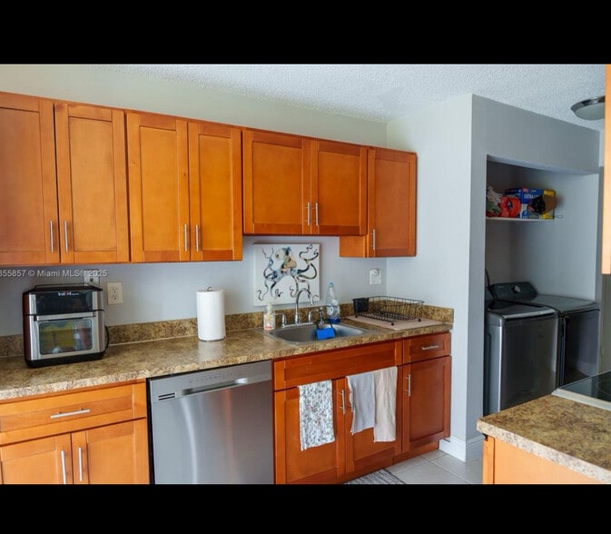 Building Photo - 3500 Blue Lake Dr