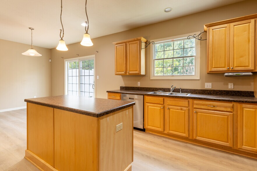 Building Photo - 337 Marshall Heights Dr