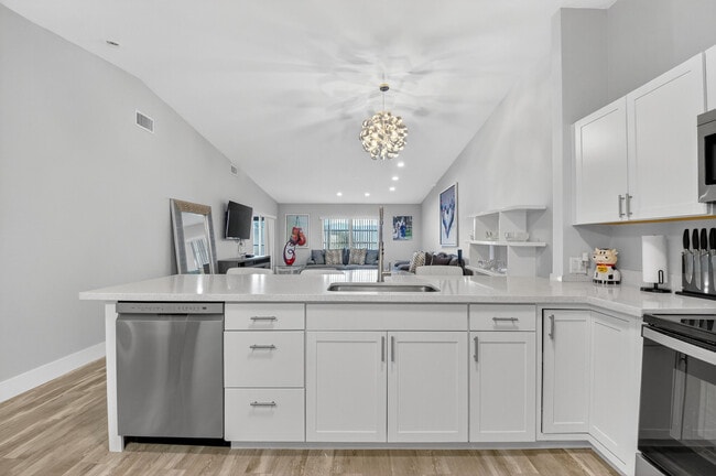 Building Photo - 8256 Summerbreeze Ln