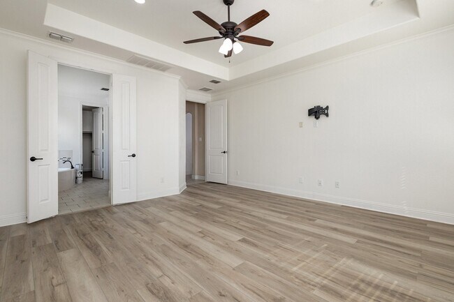Building Photo - 14106 Summerwoods Ln