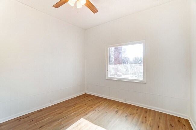 Building Photo - 2854 Shaffer Ave