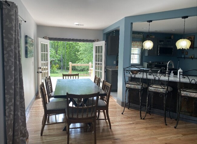 Building Photo - 140 Old Turnpike Rd