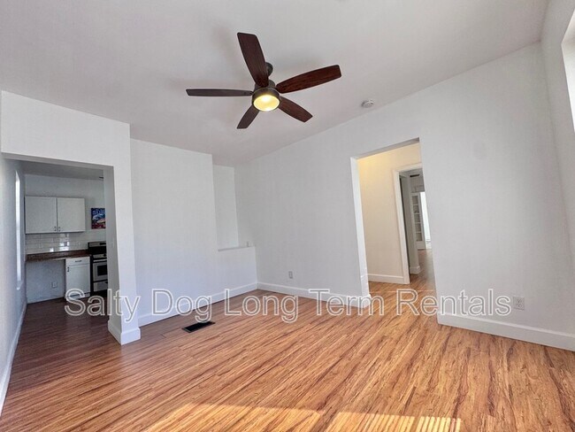 Building Photo - 436 N Grandview Ave