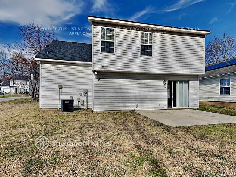 Building Photo - 12122 Stewarts Crossing Dr