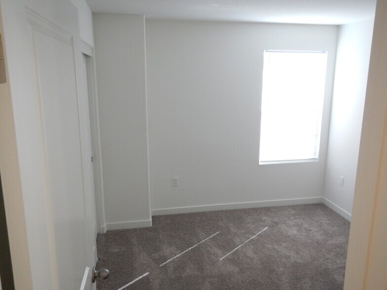 Building Photo - 3613 Misty Lake Dr