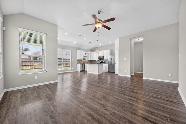 Building Photo - 305 Brock's Ct