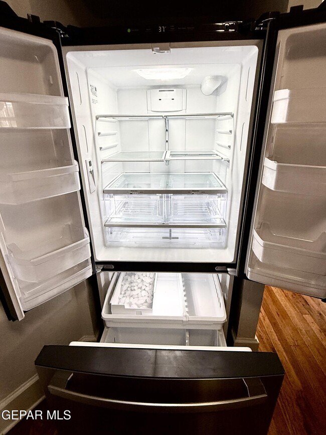 Building Photo - 611 New York Ave