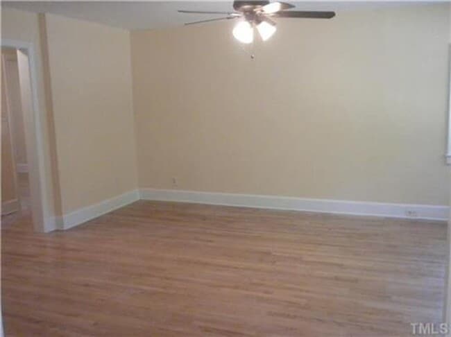Building Photo - Spacious 4 Bed Close to Everything in Durham!
