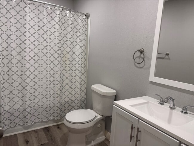 Building Photo - 6846 Hertford Park Dr