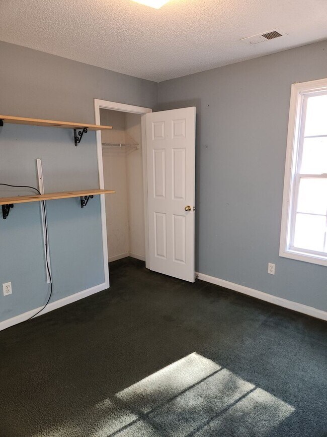Building Photo - Great West Georgia Rental