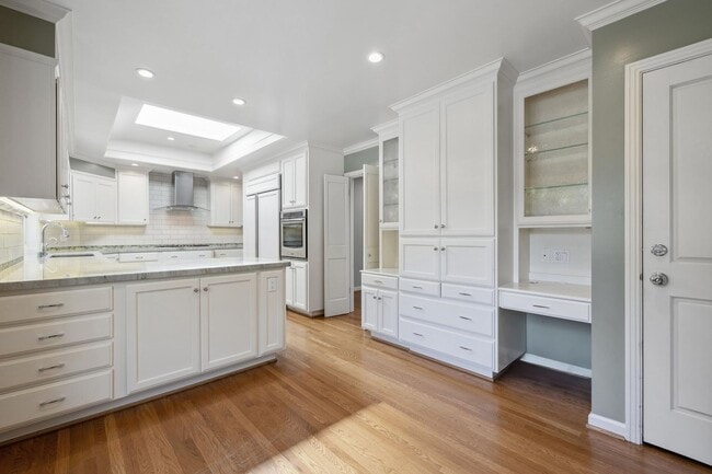 Building Photo - Charming 3-Bedroom Home with Office in desirable Old Palo Alto neighborhood Avail Feb 7th