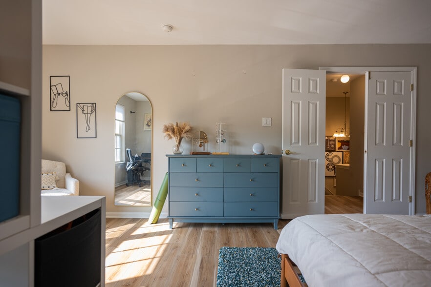 Building Photo - 4402 Vesper Cir