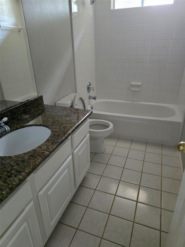 Building Photo - 12018 McKinney Falls Ln