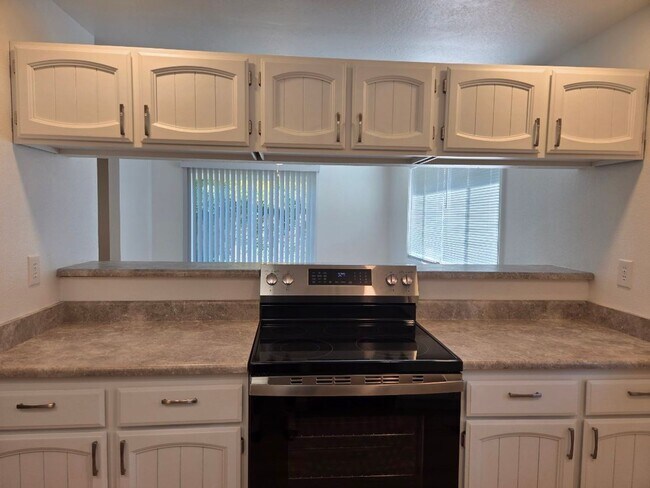 Building Photo - *Price Reduction* on a Newly renovated thr...