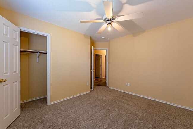 Building Photo - 7414 W Magic Mountain Ln
