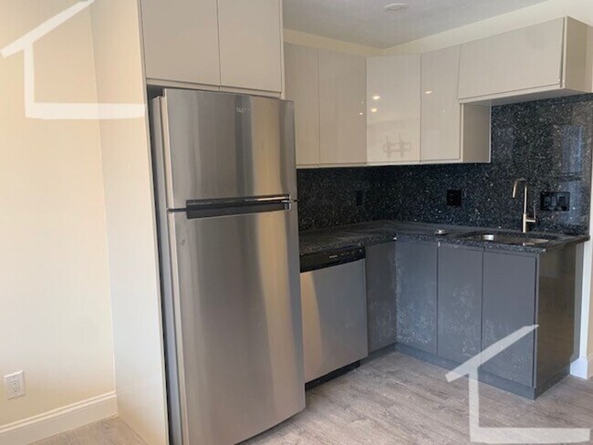 Building Photo - New Building, In-Unit Washer and Dryer, Central Heat/AC, Elevator, Parking for Rent