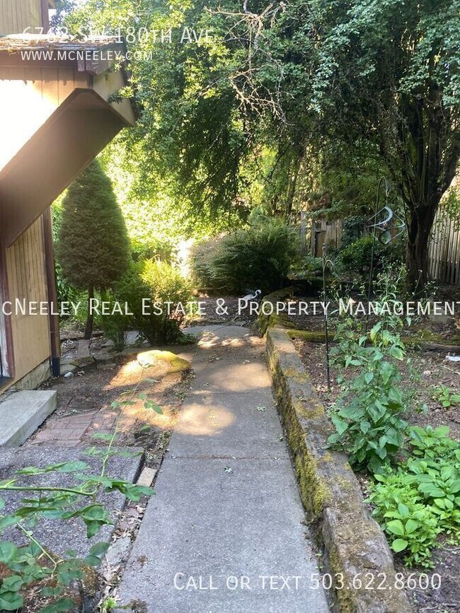 Building Photo - 6762 SW 180th Ave