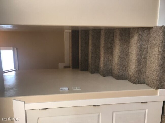 Building Photo - 2 br, 1 bath Apartment - 100 Polson