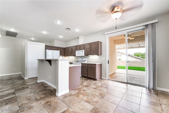 Building Photo - 2938 Sapphire Shores St