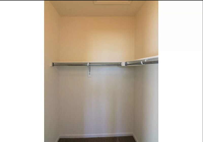 Building Photo - 2426 Parkfront Dr