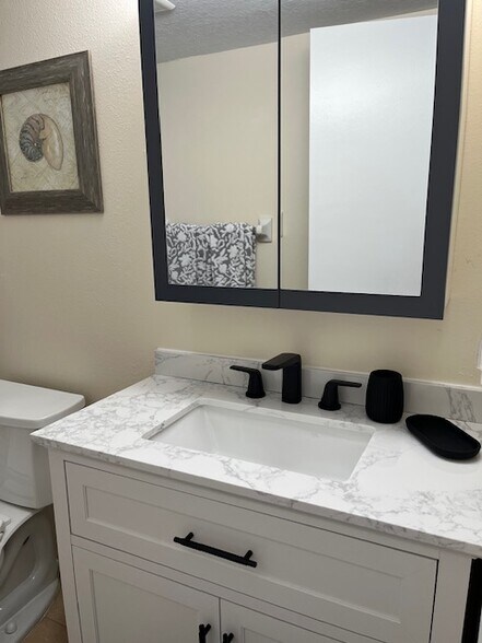 Primary bath - 26485 Rampart Blvd