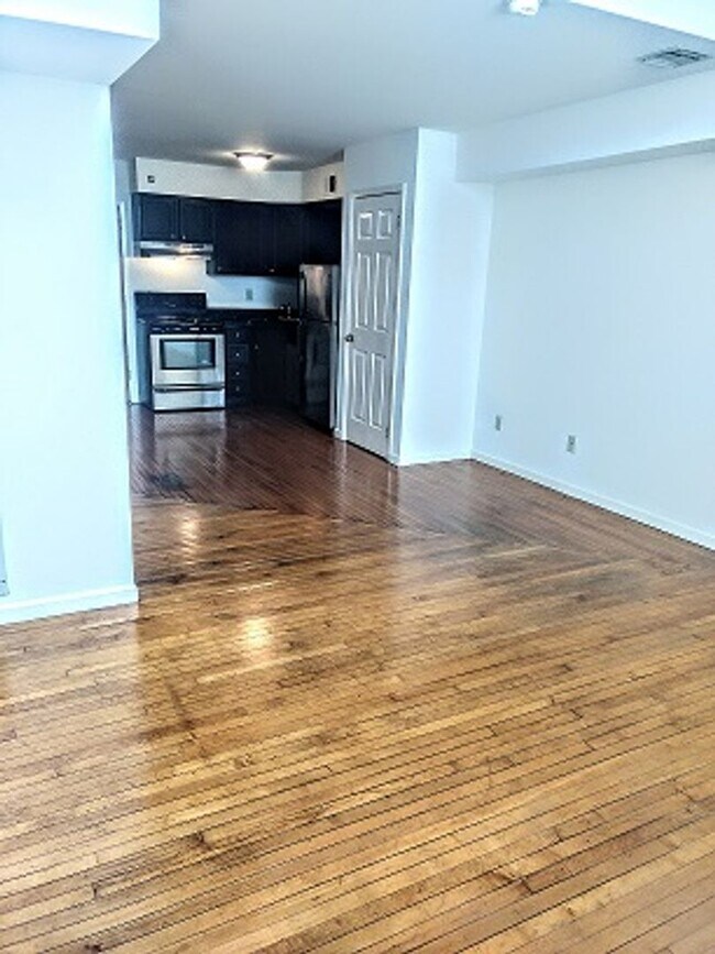 Building Photo - The Uptown Lofts 215