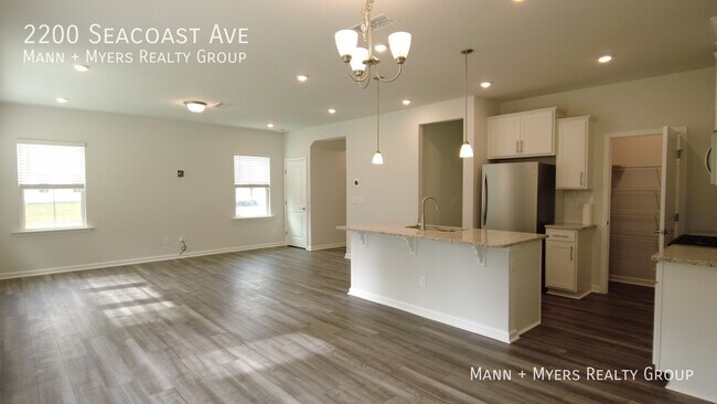 Building Photo - 2200 Seacoast Ave