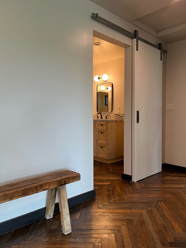 Building Photo - 21273 Entrada Rd